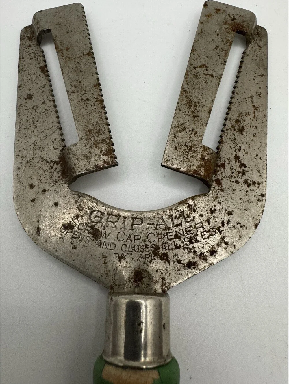 Vintage Grip-All Screw Cap Opener Wooden Handle Opens All Sizes